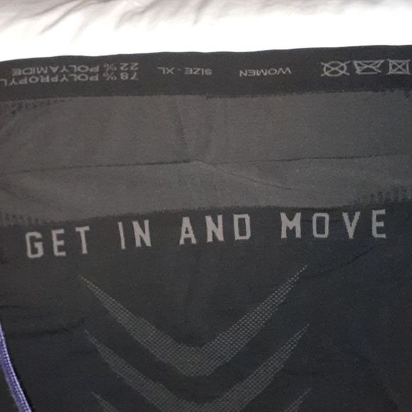 Belowzero Switzerland Thin Thermal Layering Tank - Picture 4 of 8